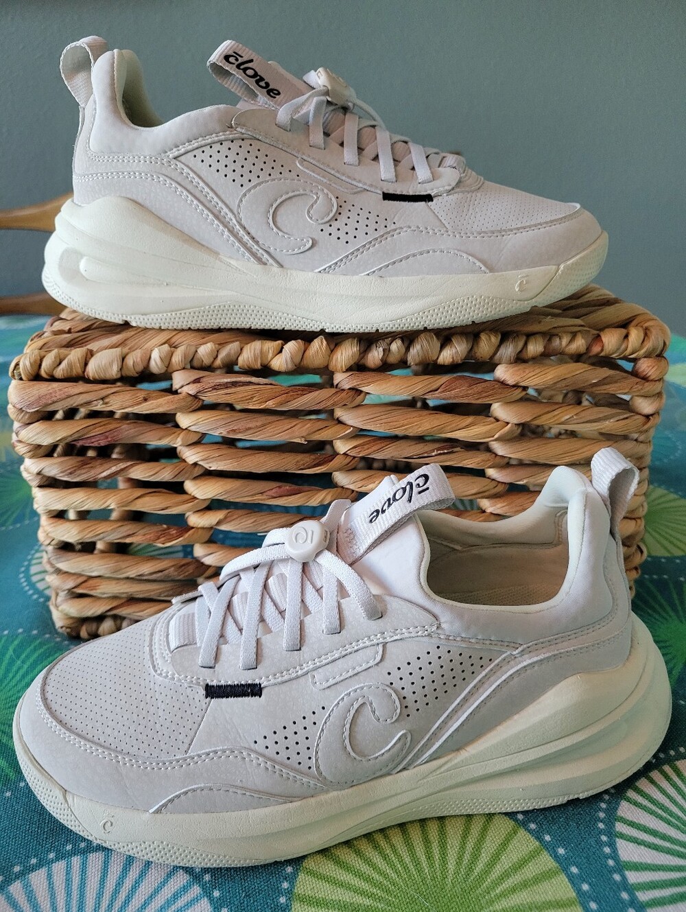 Clove Women's Strada Sneakers Shoes Sand / White / Gum